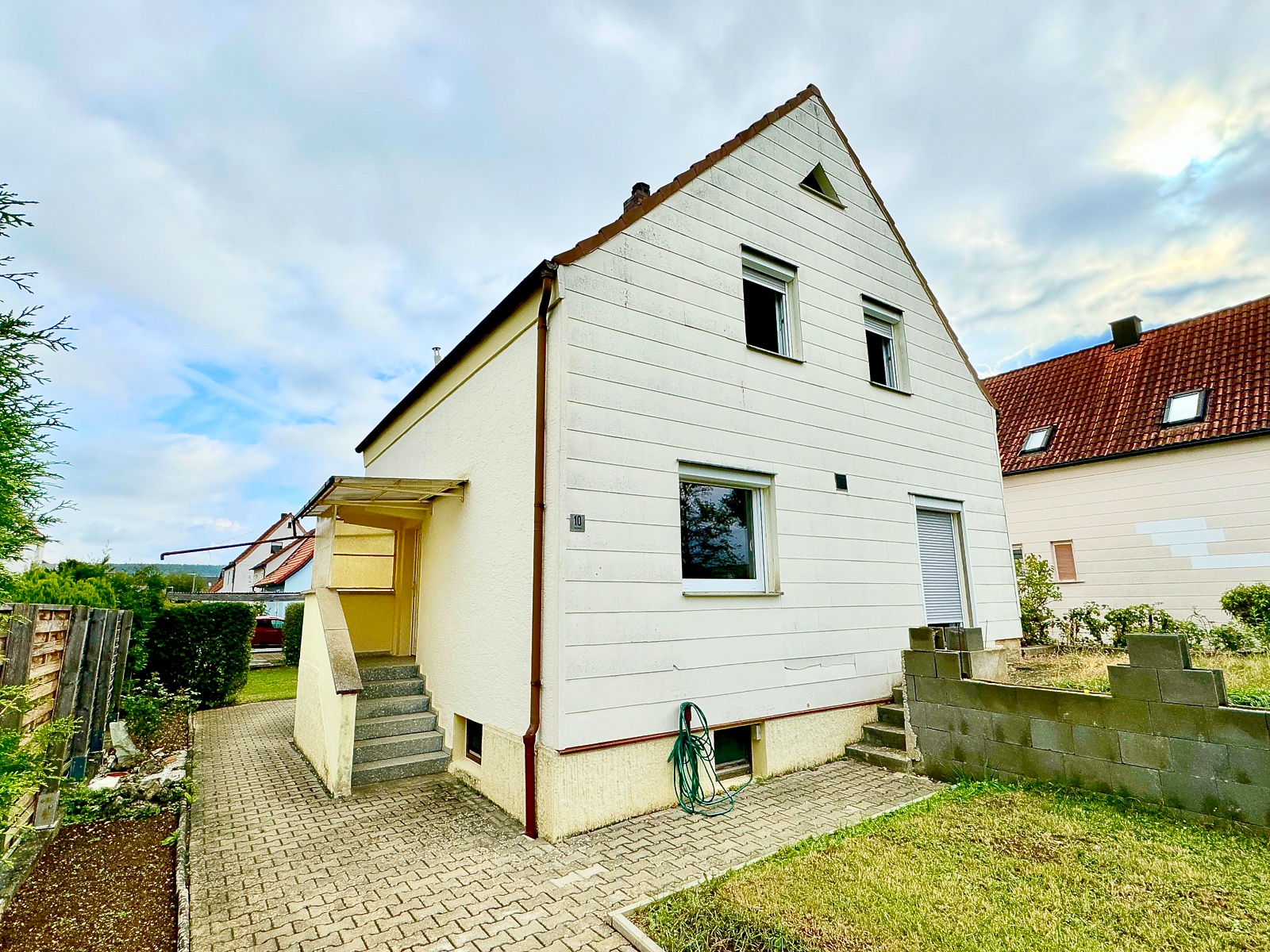 Renovierungsbedürftiges Wohnhaus in guter Lage von Altenkunstadt