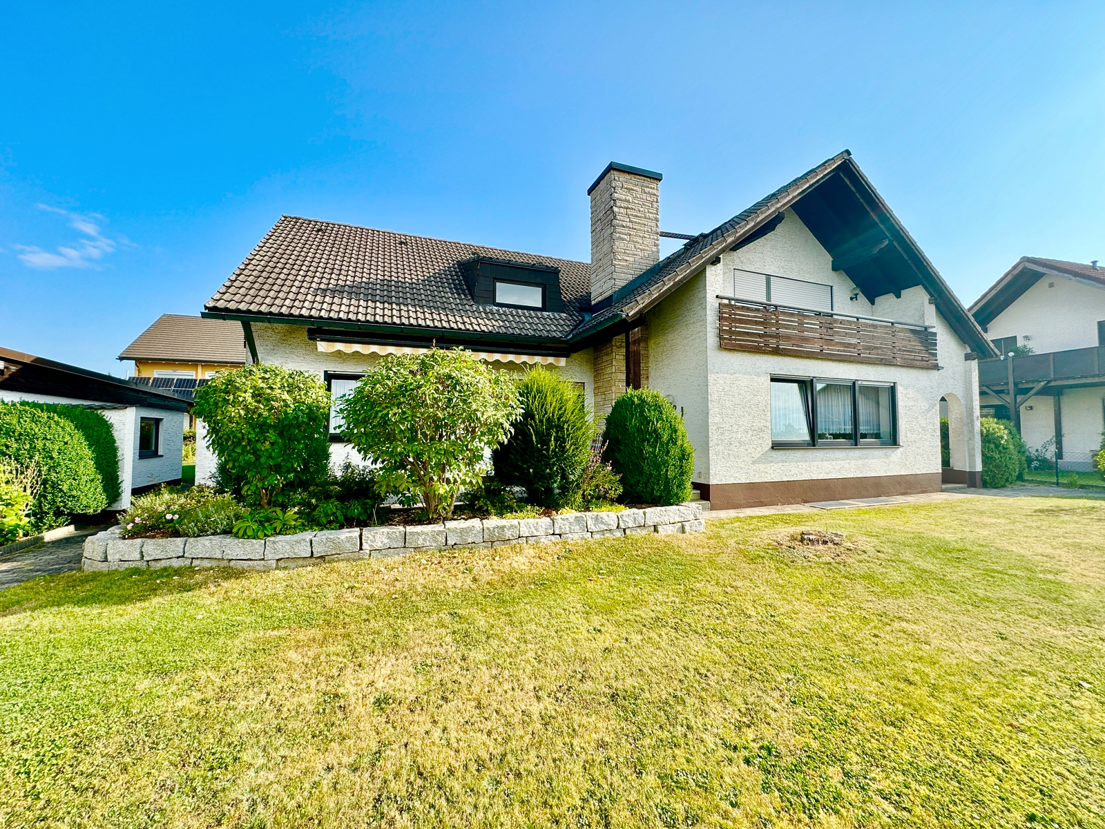 Tolles Zweifamilienhaus in bevorzugter Lage von Konradsreuth