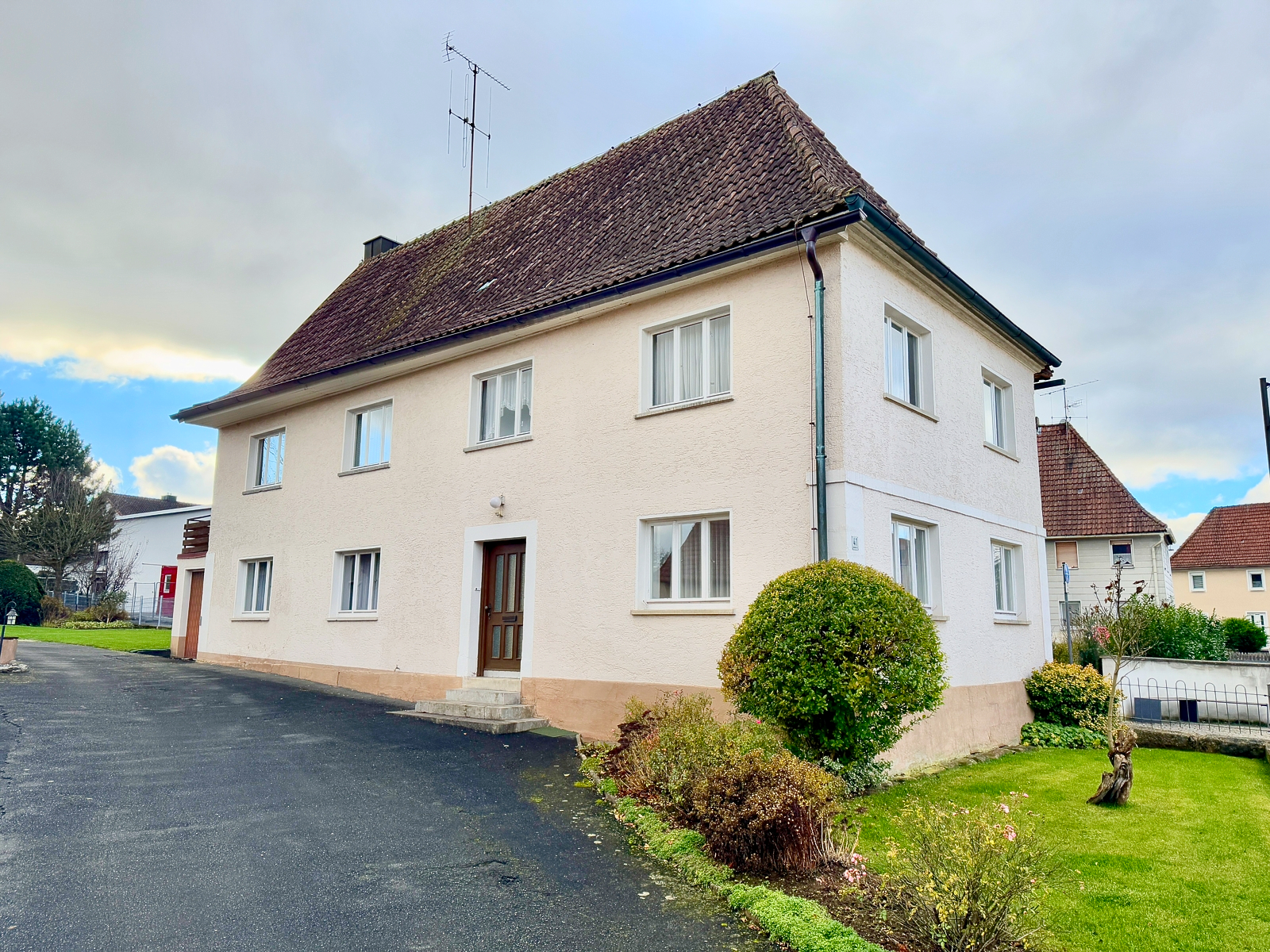 Renovierungsbedürftiges Wohnhaus in zentraler Lage von Altenkunstadt